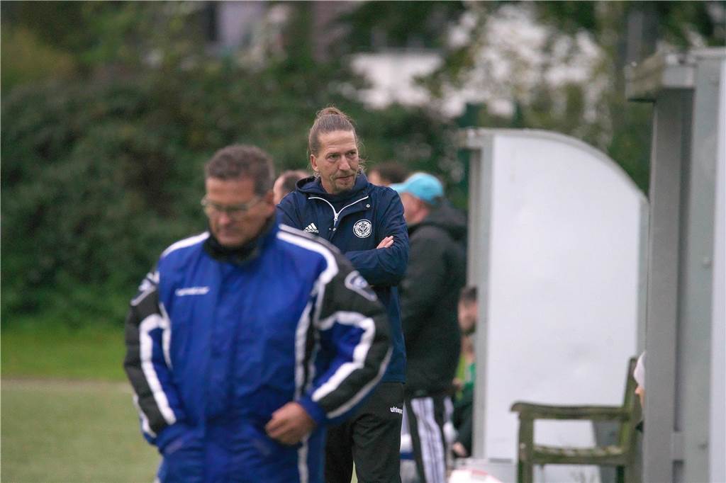 Der ETuS Haltern hat mit 0:2 gegen den TuS Velen verloren. Ein Eigentor leitete die Niederlage ein.