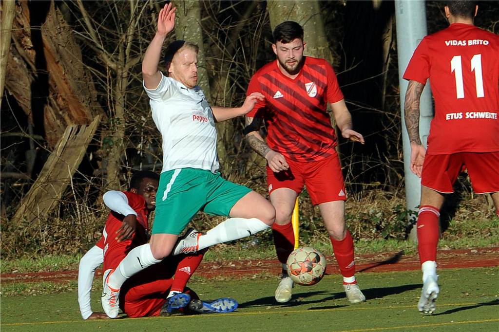 Schwerter Generalproben vor dem Re-Start der Saison: West-Duell als attraktivstes Testspiel Der ETuS Schwerte-Ost absolviert am Sonntag sein letztes Testspiel gegen den A-Ligisten SV Boele-Kabel.