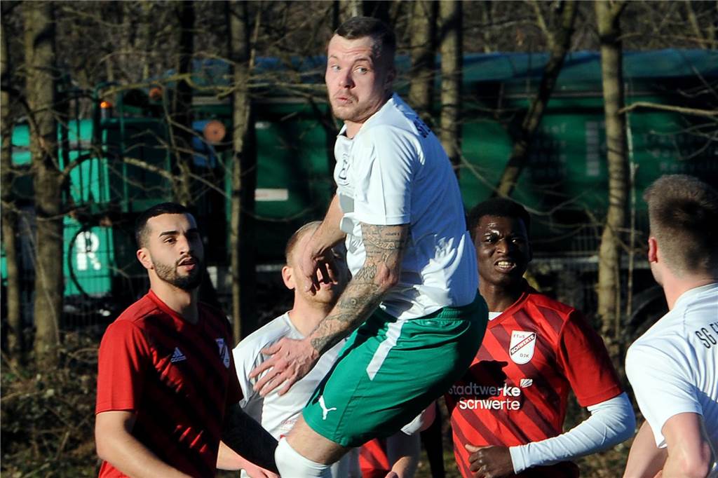 Der ETuS Schwerte-Ost hat gegen die 2. Mannschaft der SG Eintracht Ergste mit 4:0 gewonnen.