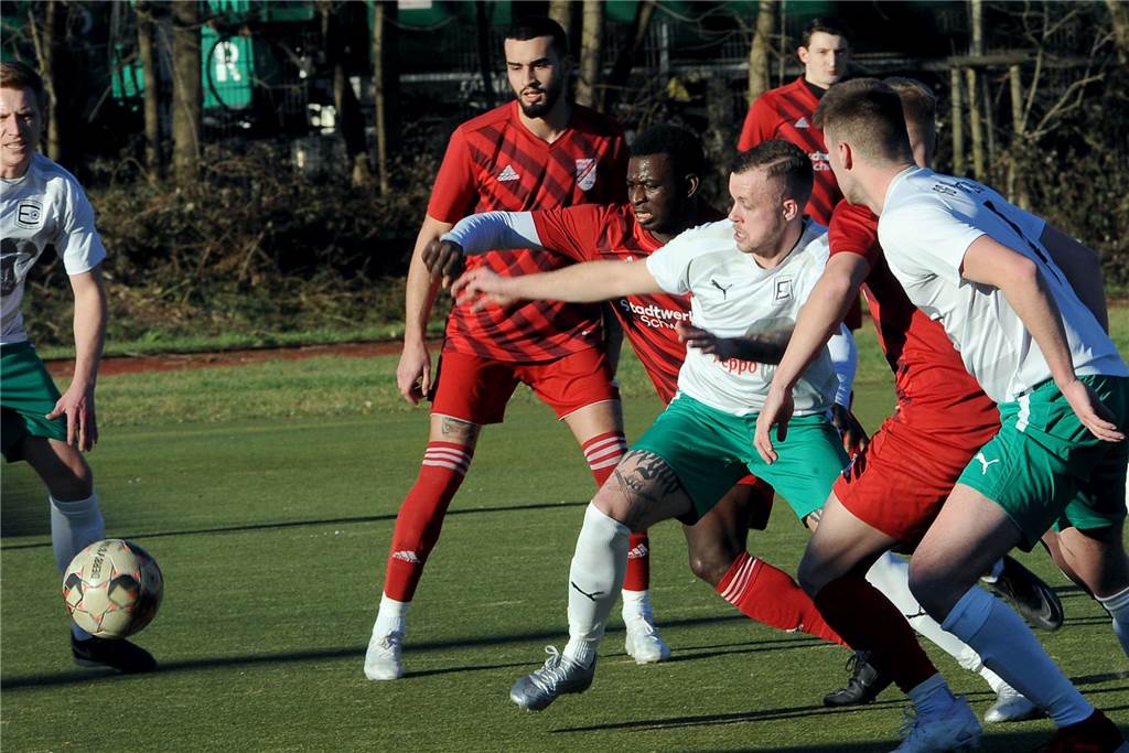 Der ETuS Schwerte-Ost hat gegen die 2. Mannschaft der SG Eintracht Ergste mit 4:0 gewonnen.