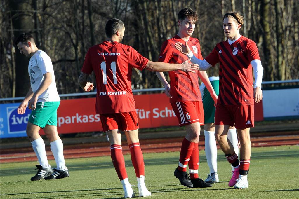 Der ETuS Schwerte-Ost hat gegen die 2. Mannschaft der SG Eintracht Ergste mit 4:0 gewonnen.