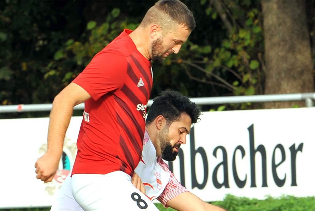 Fotostrecke: 116 Bilder von den Sportplätzen und aus den Sporthallen zum Durchklicken Der ETuS/DJK Schwerte hat gegen Ay Yildiz Derne mit 2:0 gewonnen.
