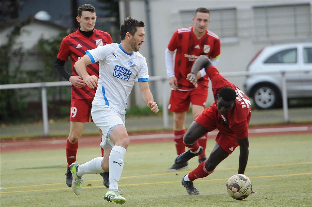 Der ETuS/DJK Schwerte hat gegen den VfB Westhofen II mit 2:1 gewonnen.