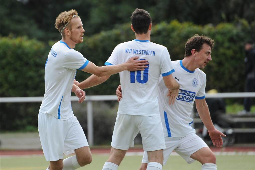 Der ETuS/DJK Schwerte hat gegen den VfB Westhofen II mit 2:1 gewonnen.
