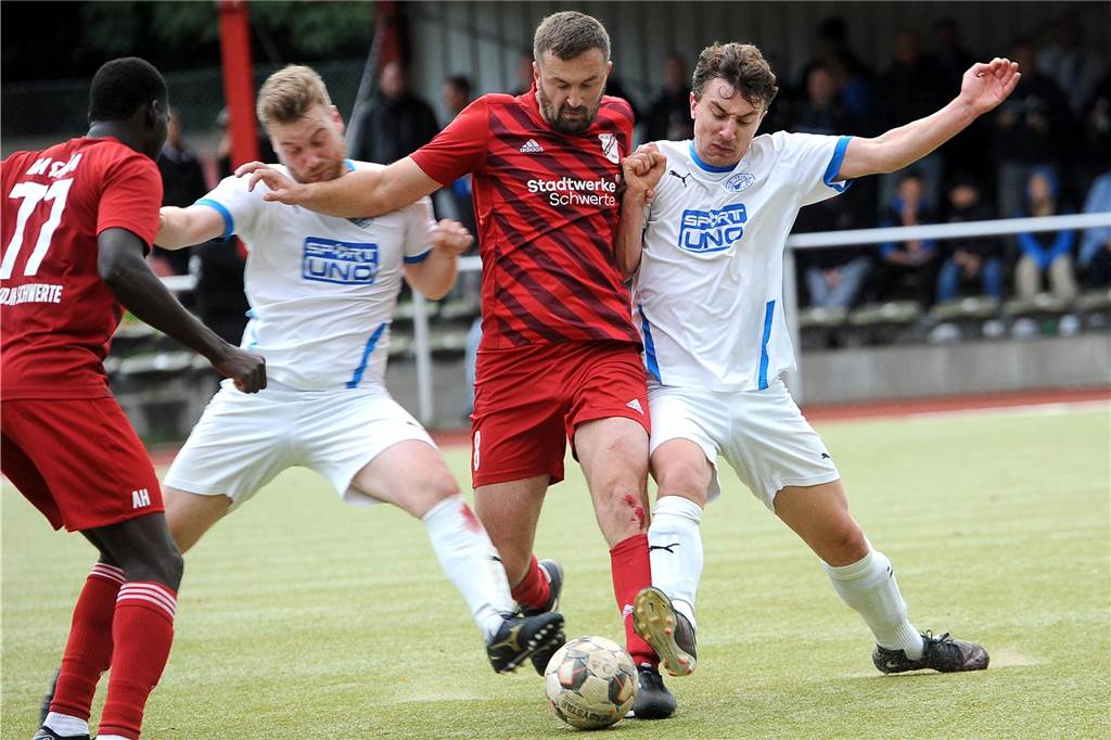 Der ETuS/DJK Schwerte hat gegen den VfB Westhofen II mit 2:1 gewonnen.
