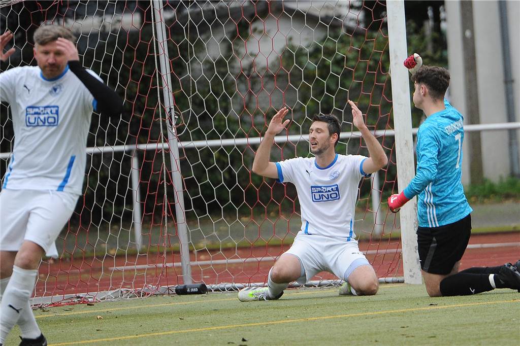 Der ETuS/DJK Schwerte hat gegen den VfB Westhofen II mit 2:1 gewonnen.