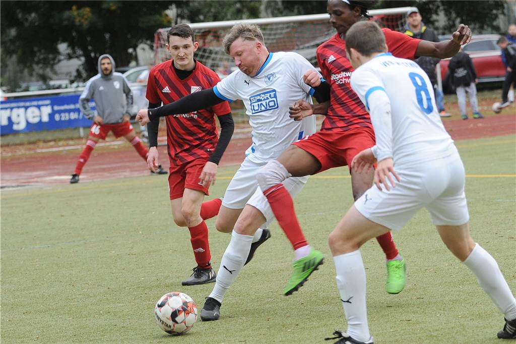 Der ETuS/DJK Schwerte hat gegen den VfB Westhofen II mit 2:1 gewonnen.