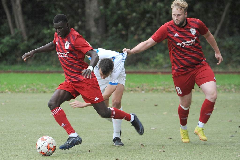Der ETuS/DJK Schwerte hat gegen den VfB Westhofen II mit 2:1 gewonnen.