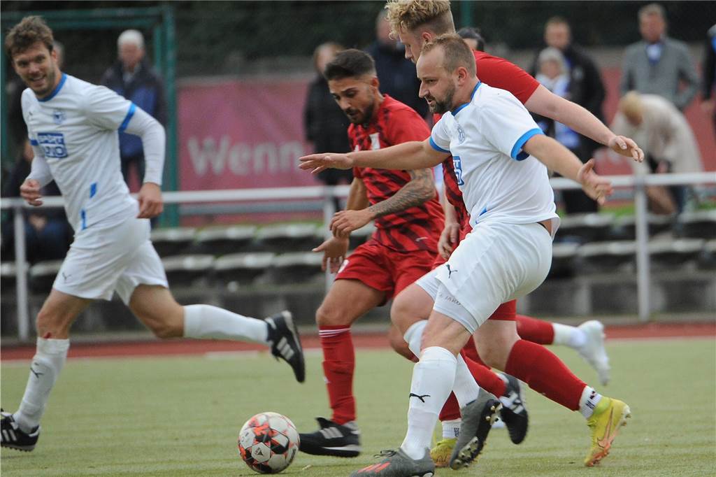 Der ETuS/DJK Schwerte hat gegen den VfB Westhofen II mit 2:1 gewonnen.