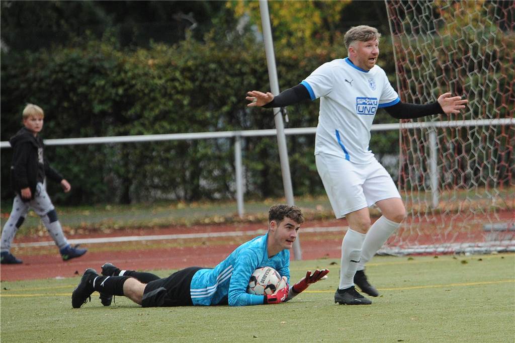 Der ETuS/DJK Schwerte hat gegen den VfB Westhofen II mit 2:1 gewonnen.