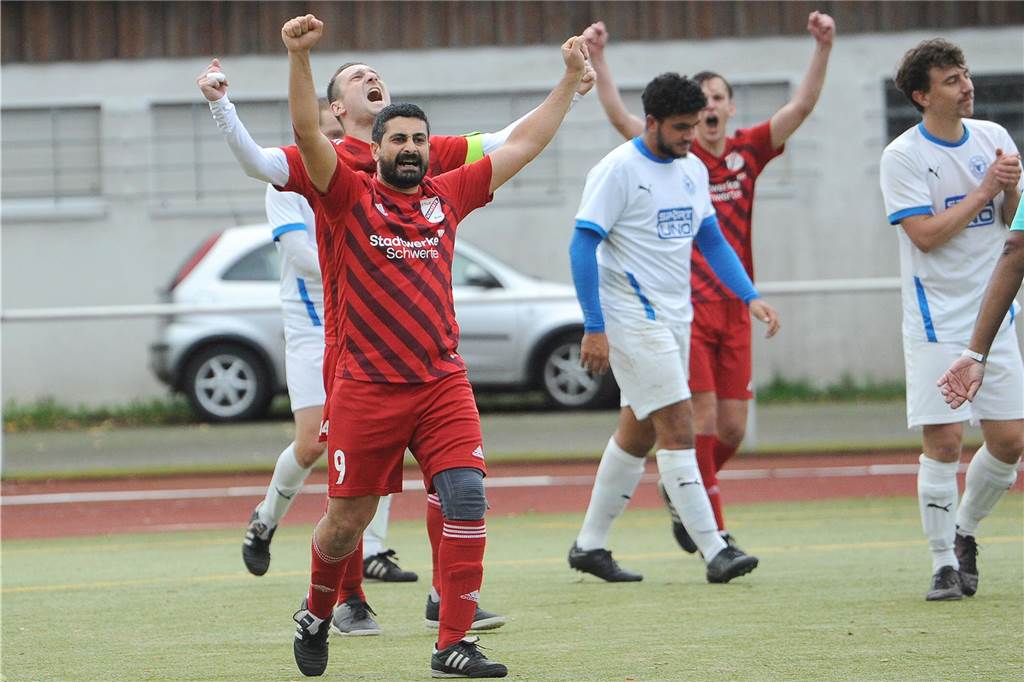 Der ETuS/DJK Schwerte hat gegen den VfB Westhofen II mit 2:1 gewonnen.
