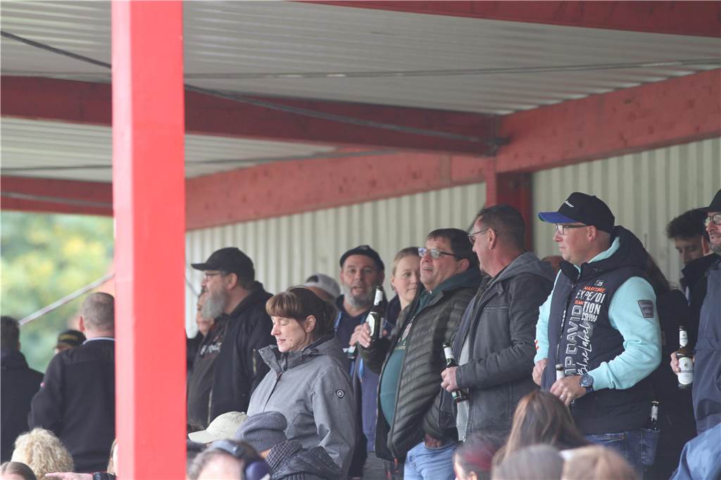 Der ETuS/DJK Schwerte hat gegen den VfB Westhofen II mit 2:1 gewonnen.