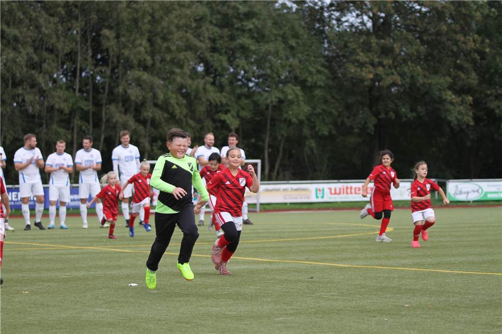 Der ETuS/DJK Schwerte hat gegen den VfB Westhofen II mit 2:1 gewonnen.