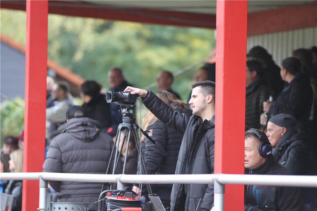Der ETuS/DJK Schwerte hat gegen den VfB Westhofen II mit 2:1 gewonnen.