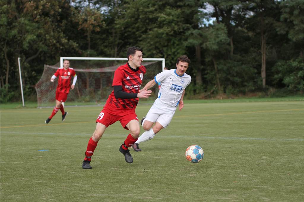 Der ETuS/DJK Schwerte hat gegen den VfB Westhofen II mit 2:1 gewonnen.