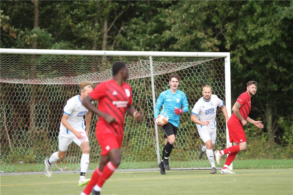 Der ETuS/DJK Schwerte hat gegen den VfB Westhofen II mit 2:1 gewonnen.