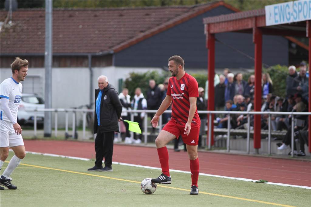 Der ETuS/DJK Schwerte hat gegen den VfB Westhofen II mit 2:1 gewonnen.