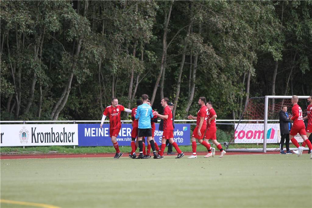 Der ETuS/DJK Schwerte hat gegen den VfB Westhofen II mit 2:1 gewonnen.