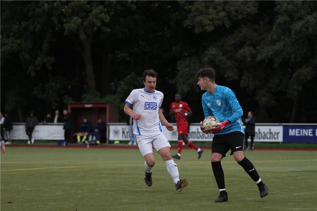 Der ETuS/DJK Schwerte hat gegen den VfB Westhofen II mit 2:1 gewonnen.
