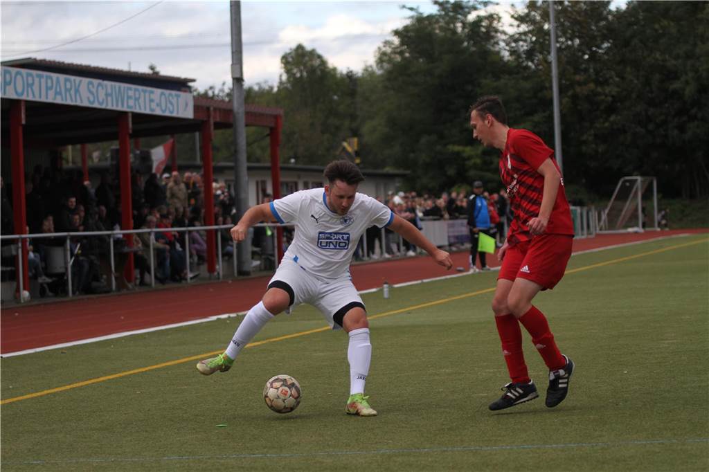 Der ETuS/DJK Schwerte hat gegen den VfB Westhofen II mit 2:1 gewonnen.