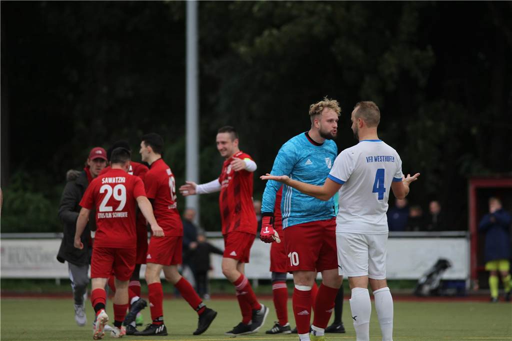 Der ETuS/DJK Schwerte hat gegen den VfB Westhofen II mit 2:1 gewonnen.