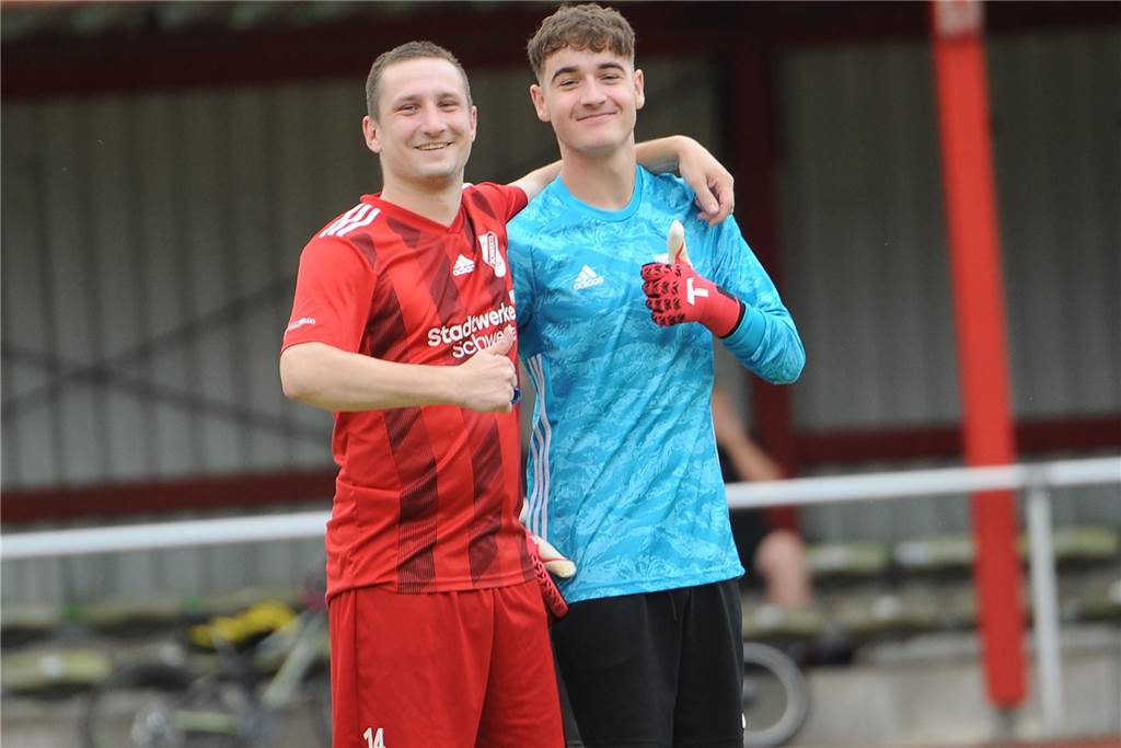 Zum Durchklicken: Tore, Zweikämpfe, Emotionen - Mehr als 80 Fotos von sechs Fußballspielen Der ETuS/DJK Schwerte hat gegen den VfL Hörde II mit 10:0 gewonnen.