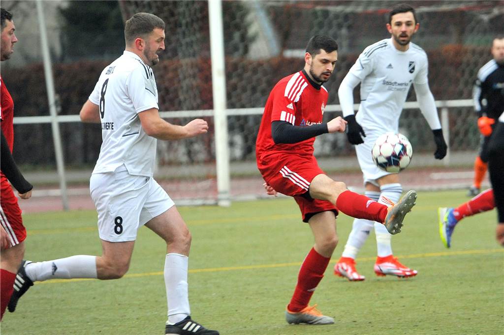 Der ETuS/DJK Schwerte hat sich vom VfB Lünen mit einem 2:2-Unentschieden getrennt.