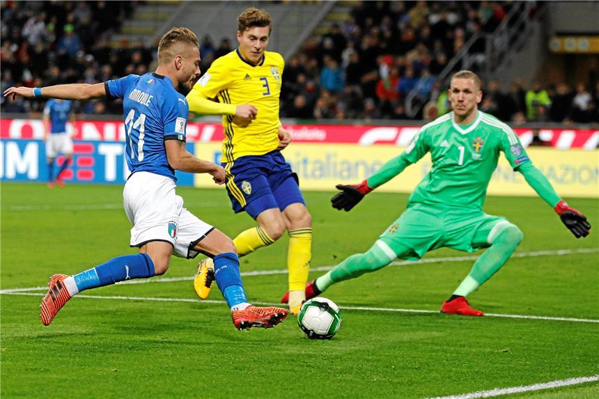 Der Ex-Dortmunder Ciro Immobile (l.) blieb wie seine Teamkameraden auch im Rückspiel gegen Schweden glück- und torlos. 