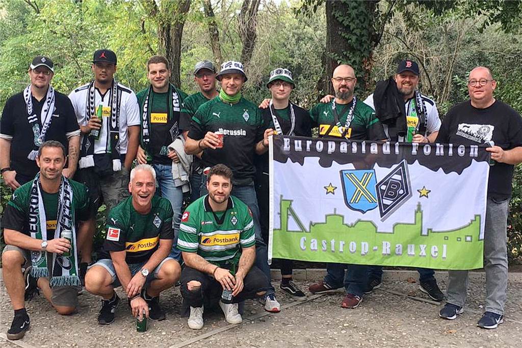 Castrop-Rauxeler Gladbach-Fans haben sich schon neuen Trainer ausgeguckt Der Fanclub "Europastadt Fohlen" war mit einer Abordnung am 24. Oktober 2019 beim Europa-League-Spiel bei AS Rom dabei.