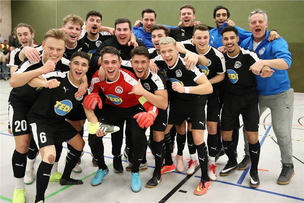 Das sind die (fiktiven) Wettquoten auf den Titelgewinner der Hallenfußball-Stadtmeisterschaft Der FC Brünninghausen.