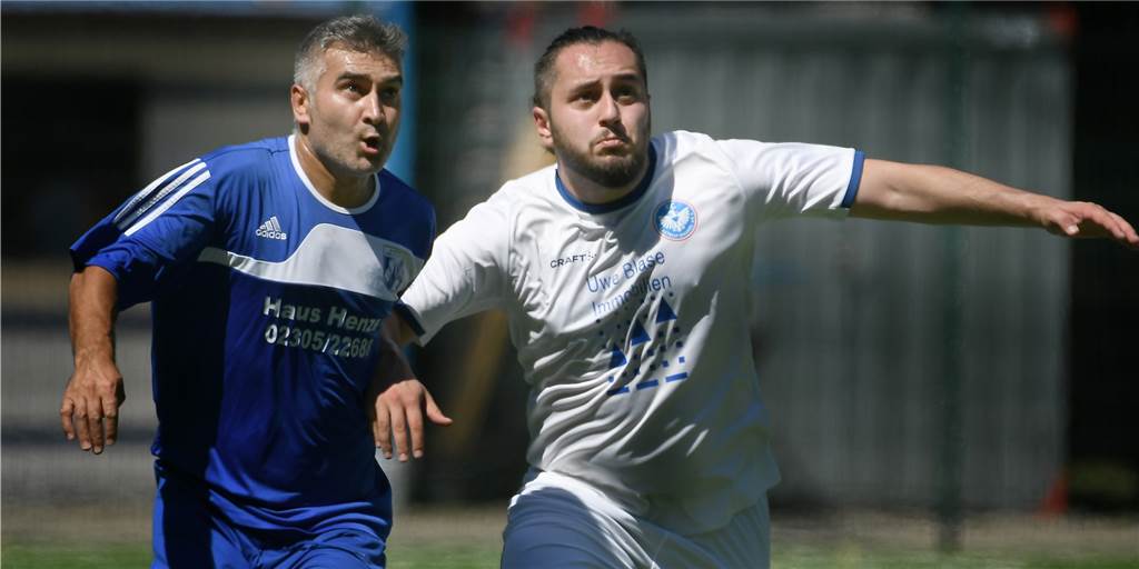 Staffelleiter greift nach Abpfiff ein: Castrop-Rauxeler Team bekommt für 7:1-Sieg keine Punkte Der FC Castrop-Rauxel II (helle Trikots) bestritt vor der Saison ein Testspiel beim Kreisliga-B-Aufsteiger SV Wacker Obercastrop III.