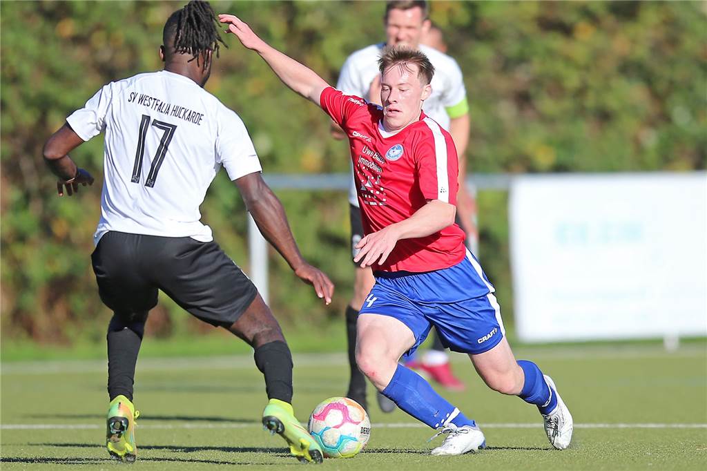 Auf einen Blick : Alle Partien und Ergebnisse des zwölften Spieltages Der FC Castrop-Rauxel, mit Nick Reinhard am Ball, empfängt die Spvg Schwerin.