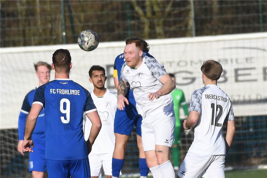 Der FC Frohlinde (blaue Trikots) hat im Spitzenderby der Kreisliga A gegen Wacker Obercastrop II seine Sonderklasse mit einem 4:1-Sieg deutlich unterstrichen.