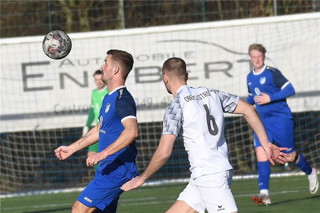 Der FC Frohlinde (blaue Trikots) hat im Spitzenderby der Kreisliga A gegen Wacker Obercastrop II seine Sonderklasse mit einem 4:1-Sieg deutlich unterstrichen.