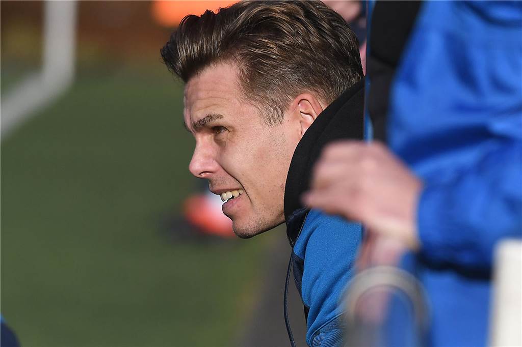 Der FC Frohlinde (blaue Trikots) hat im Spitzenderby der Kreisliga A gegen Wacker Obercastrop II seine Sonderklasse mit einem 4:1-Sieg deutlich unterstrichen.