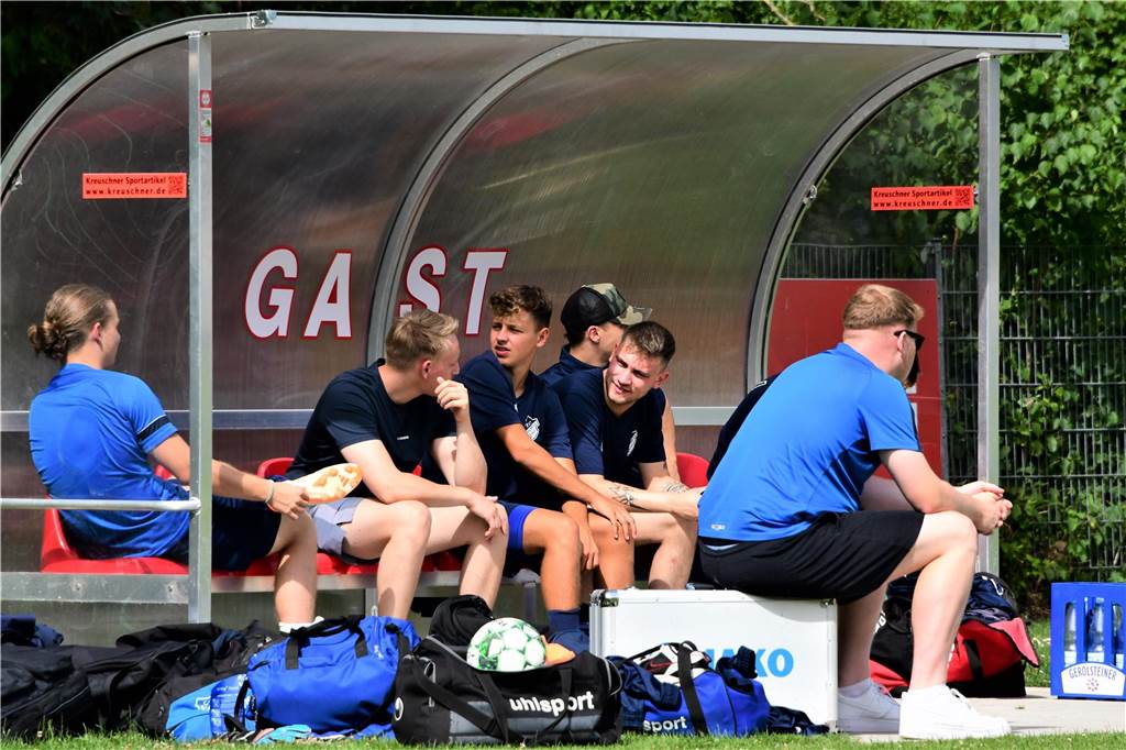 Der FC Frohlinde II (Kreisliga A) hatte in einem Testspiel beim TuS Henrichenburg (Kreisliga B Recklinghausen) mit 4:1 (4:0) die Nase vorn.