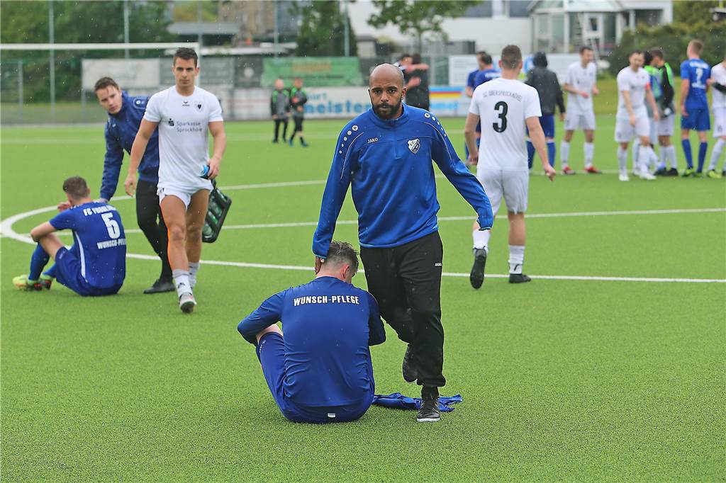 Jahresrückblick 1: Träume platzen, 101 Teuber-Tore und eine Ikone stirbt mit 92 Jahren Der FC Frohlinde verpasste am 19. Mai durch eine 0:2-Niederlage beim Spitzenreiter SC Obersprockhövel die letzte Chance, noch in die Westfalenliga aufsteigen zu können.