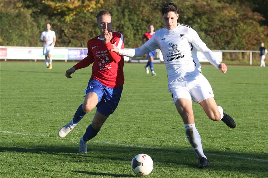 Alle Ergebnisse vom Wochenende: SuS Olfen sorgt für Riesen-Überraschung – mehrere Absagen Der FC Nordkirchen ist mit Florian Siemerling (r.) am Sonntag bei Rot Weiß Germania gefordert.