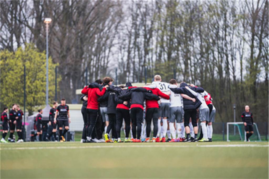 Der FC Nordkirchen schlägt den Werner SC im Flutlichspiel am Donnerstagabend mit 1:0 im Lindert.