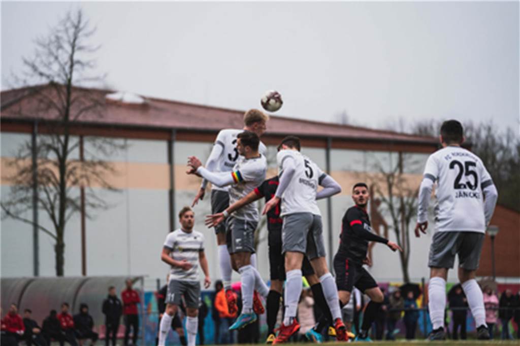 Der FC Nordkirchen schlägt den Werner SC im Flutlichspiel am Donnerstagabend mit 1:0 im Lindert.