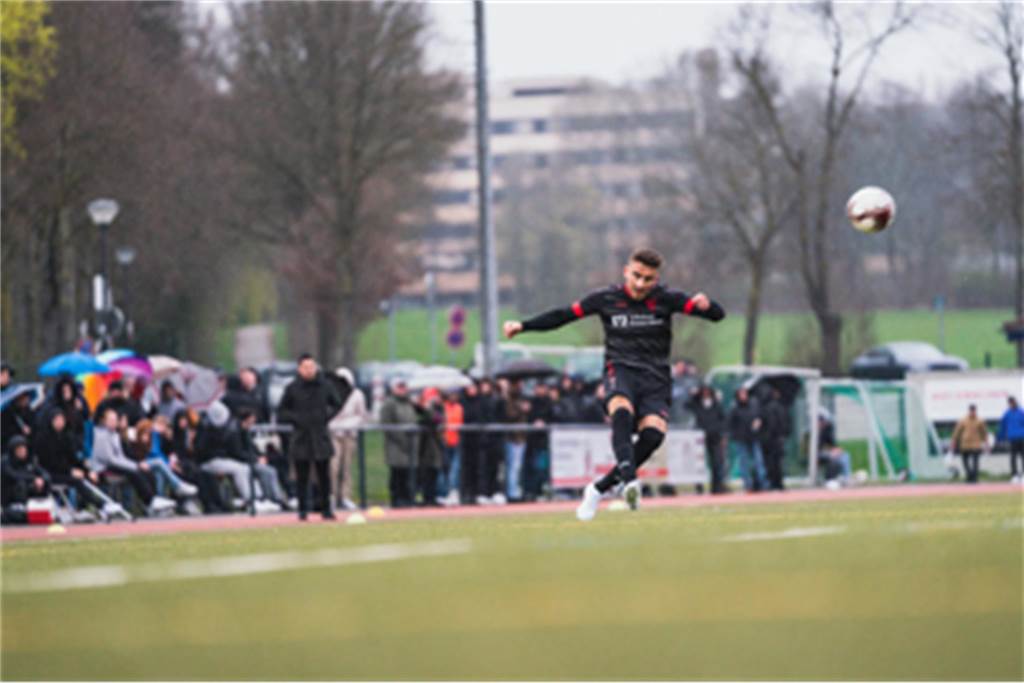 Der FC Nordkirchen schlägt den Werner SC im Flutlichspiel am Donnerstagabend mit 1:0 im Lindert.