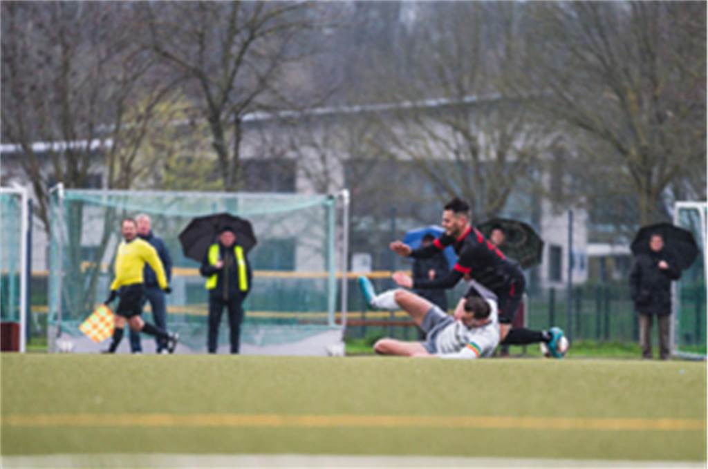 Der FC Nordkirchen schlägt den Werner SC im Flutlichspiel am Donnerstagabend mit 1:0 im Lindert.
