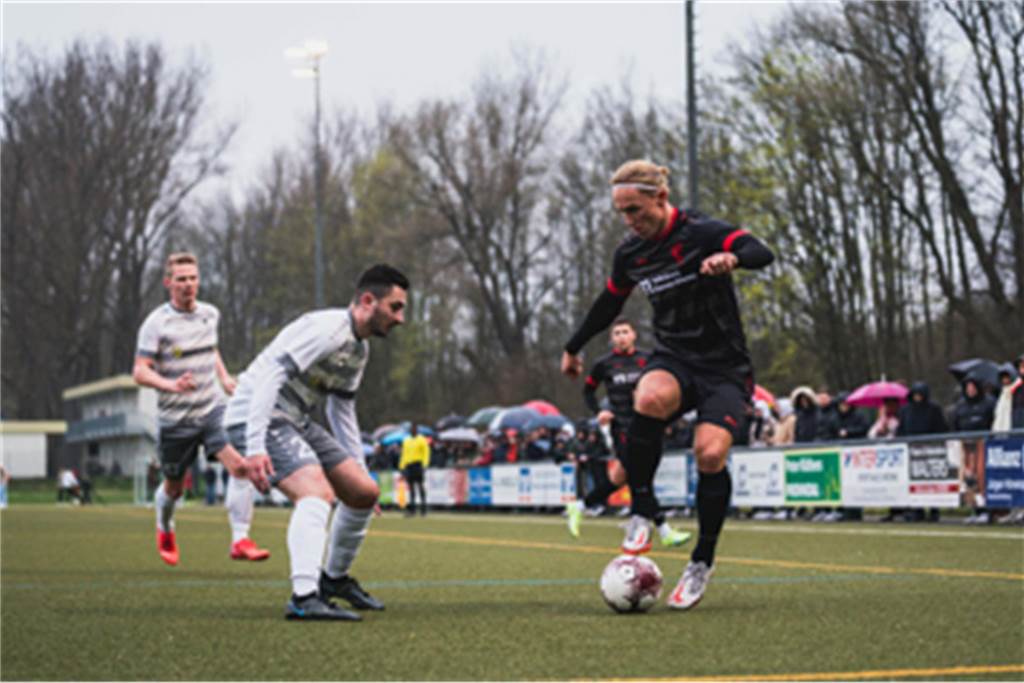 Der FC Nordkirchen schlägt den Werner SC im Flutlichspiel am Donnerstagabend mit 1:0 im Lindert.