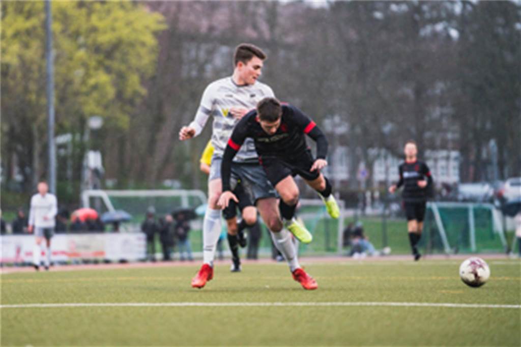 Der FC Nordkirchen schlägt den Werner SC im Flutlichspiel am Donnerstagabend mit 1:0 im Lindert.