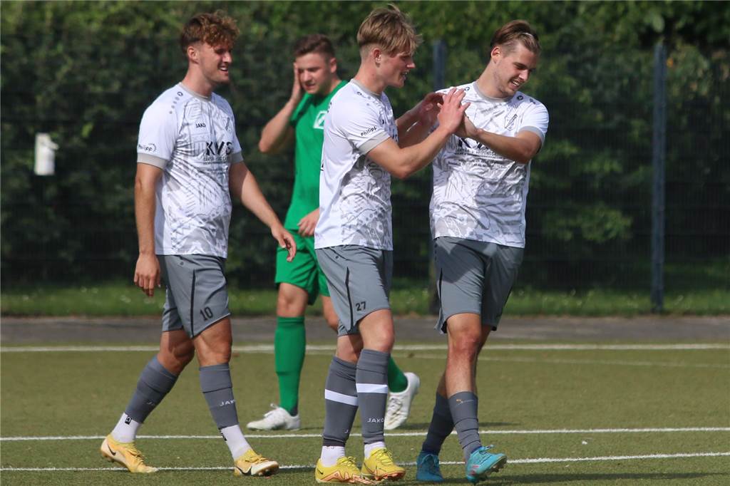 GS Cappenberg verliert auch gegen FC Overberge und steckt im Keller fest: Kampfansage vor Derby Der FC Overberge jubelte drei Mal in Cappenberg.