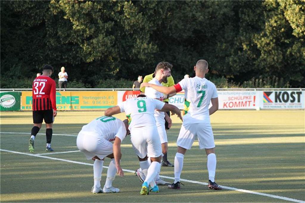Bezirksliga-Überblick: FC Roj gewinnt torreiches Topspiel trotz sehr früher Gelb-Roter Karte Der FC Roj feierte fünf Treffer gegen Mühlhausen.