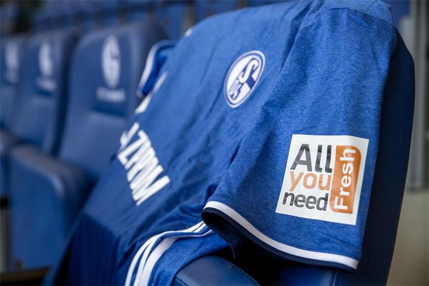 Online-Supermarkt wirbt auf Schalkes Ärmel Der FC Schalke 04 wirbt in der kommenden Saison auf dem linken Ärmel der Trikots für einen Online-Supermarkt.