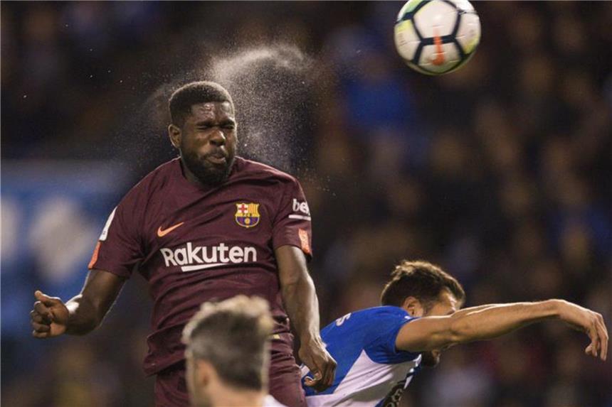 Barcelona verlängert mit Umtiti bis 2023 Der FC Barcelona und Verteidiger Samuel Umtiti haben die Zusammenarbeit vorzeitig um zwei Jahre bis 2023 verlängert. Foto: Lalo R. Villar/AP