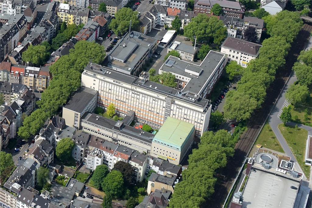 3300 Euro pro Tag - Brandschutzmängel an der FH kosten hohe Summen Der FH-Standort an der Sonnenstraße im Kreuzviertel. Im achtstöckigen Hochhaus aus den 1950er-Jahren wurden Ende 2018 Brandschutzmängel entdeckt.