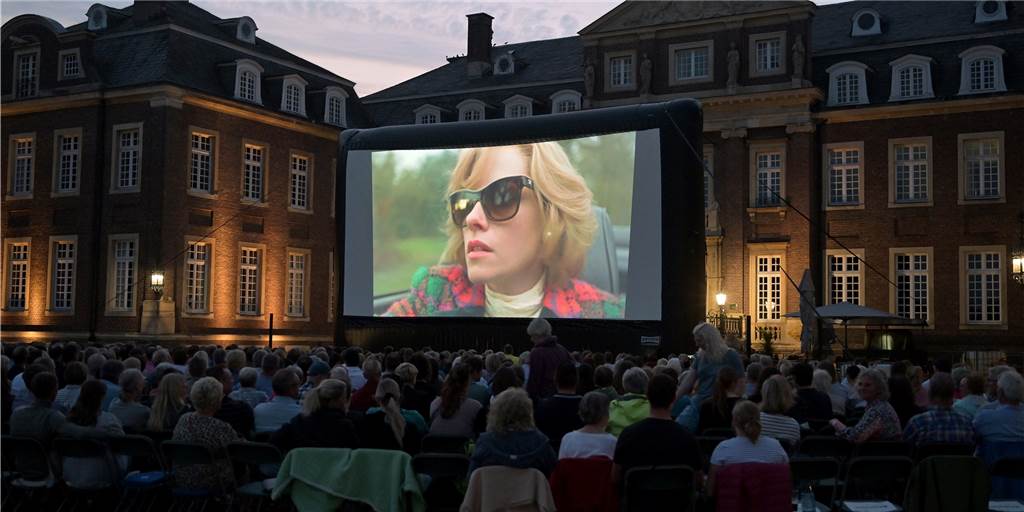 Schloss Nordkirchen: „Spencer“ lockt über 900 Menschen zurück zum Drehort Der Film "Spencer" lockte rund 900 Menschen aufs Gelände des Schloss Nordkirchen.